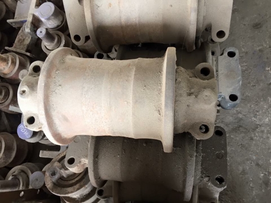 โรลเลอร์รถขุด KATO HD700 เก่าญี่ปุ่น ราคา 2,000 บาท โรลเลอร์รถขุด KATO HD700 เก่าญี่ปุ่น ราคา 2,000 บาท