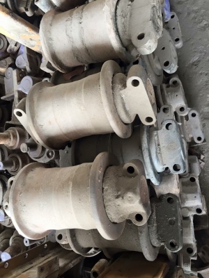 โรลเลอร์รถขุด KATO HD700 เก่าญี่ปุ่น ราคา 2,000 บาท โรลเลอร์รถขุด KATO HD700 เก่าญี่ปุ่น ราคา 2,000 บาท