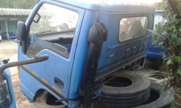 ขายหัวเก๋ง ISUZU NPR สำหรับรถบรรทุก 6 ล้อกลาง เก่านอก ราคา 65,000 บาท