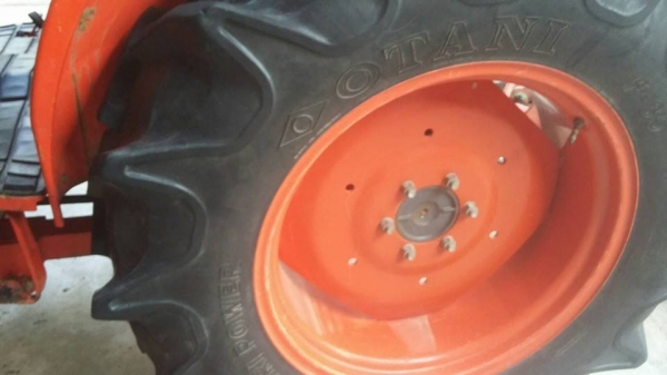 ขายรถไถ KUBOTA L4708 ใช้งานน้อย อุปกรณ์ครบ ดันหน้า ผานหลัง โรตารี่ สภาพพร้อมใช้งาน เอกสารพร้อมโอน สนใจโทร 090-8588220คุณนะ 093-3258446คุณบิว หรือเข้าดูสินค้าอื่นๆได้ที่ www.truck.in.th/498 หรือเพจFacebook ณรงค์ ซื้อขายรถมือสอง (เว็บไซต์ส่วนตัว) หรือFacebo