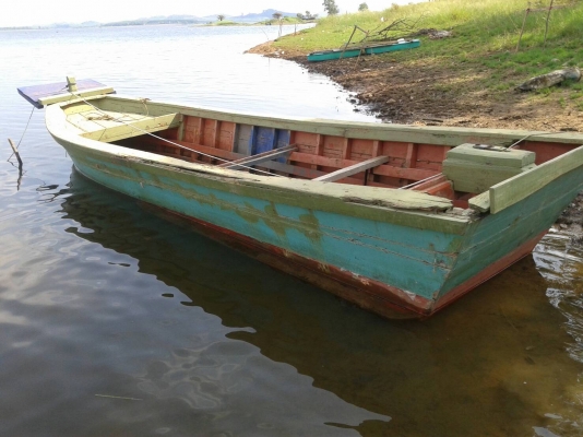 ขายเรือไม้6-7เมตร 20000บาท ขายเรือไม้6-7เมตร 20000บาท