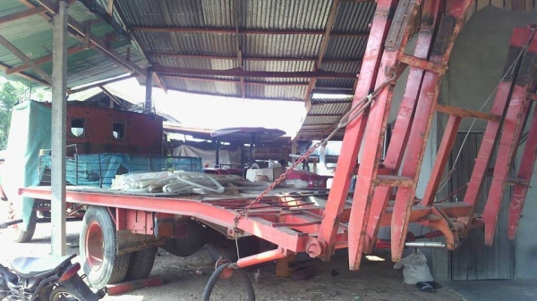 ขายเทรลเลอร์หัวยาว เครื่อง195แรง HO7D มีบันไดขึ้นรถเกี่ยว สภาพพร้อมใช้งาน (ไม่มีเล่มทะเบียน) สนใจโทร 090-8588220คุณนะ 093-3258446คุณบิว หรือเข้าดูสินค้าอื่นๆได้ที่ www.truck.in.th/498 หรือเพจFacebook ณรงค์ ซื้อขายรถมือสอง (เว็บไซต์ส่วนตัว) หรือFacebook คุ