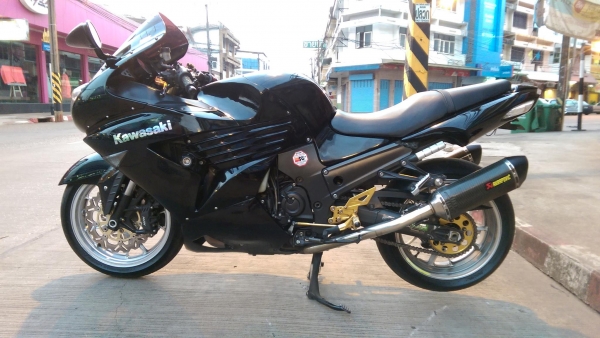 ขายคับ KAWASAKI NINJA ZX14 ปี2008 อินวอย สรรพสามิตร สีสวยๆ ท่อแต่ง เกียร์โยงมือเบรคคลัชแต่ง ราคา 209000 บาท ส่งได้ทั่วไทยคับ สนใจติดต่อ 081-0578282 FACEBOOK ชาญณรงค์ ป๊อป ชัยอมฤต ไอดีไลน์ POPBIGBIKESAKON คับ สนใจรถสวย ถูก ดี ต้อง POP BIGBIKE SAKONNAKHON ค