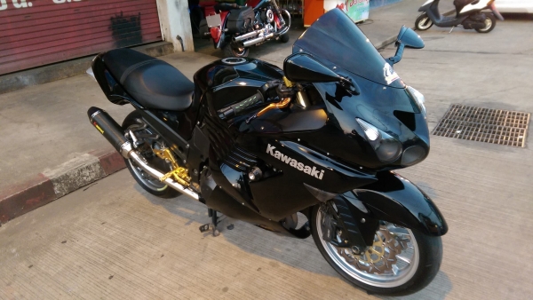 ขายคับ KAWASAKI NINJA ZX14 ปี2008 อินวอย สรรพสามิตร สีสวยๆ ท่อแต่ง เกียร์โยงมือเบรคคลัชแต่ง ราคา 209000 บาท ส่งได้ทั่วไทยคับ สนใจติดต่อ 081-0578282 FACEBOOK ชาญณรงค์ ป๊อป ชัยอมฤต ไอดีไลน์ POPBIGBIKESAKON คับ สนใจรถสวย ถูก ดี ต้อง POP BIGBIKE SAKONNAKHON ค