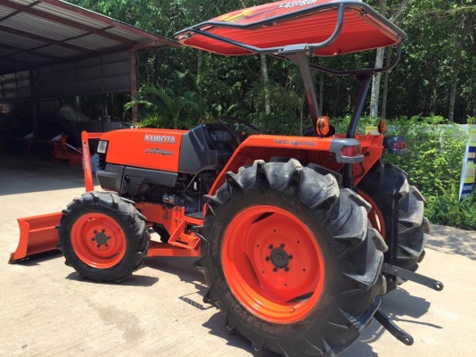 ขายรถไถKubota L4508DI (4WD) พร้อมใบมีดหน้าและผานบุกเบิก รถสวย พร้อมใช้งาน