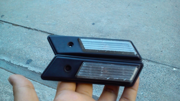 ไฟเลี้ยวแก้มสีขาว BMW แท้ น่าจะรุ่น E36