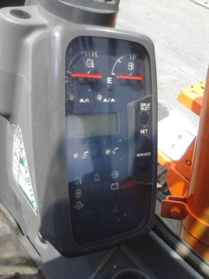 HITACHI รุ่น ZX 135 US มีลายกระแทก HITACHI รุ่น ZX 135 US มีลายกระแทก