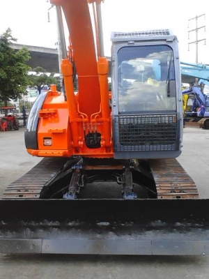 HITACHI รุ่น ZX 135 US มีลายกระแทก HITACHI รุ่น ZX 135 US มีลายกระแทก