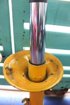 โช๊คแต่งคู่หน้าBM E36แกนใหญ่ สภาพดี