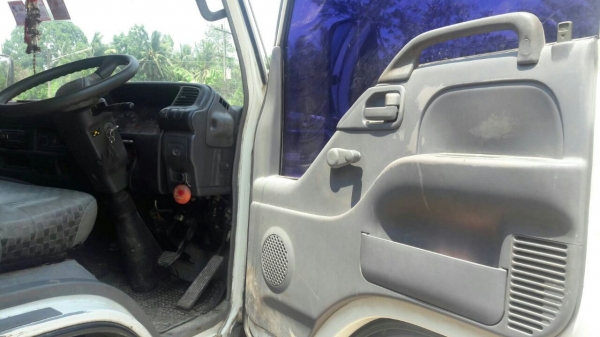 รถอีซูซุ 6 ล้อดั้ม NQR 150 แรงม้า. ปี 50.    สนใจติดต่อ  081 - 6079515