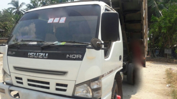 รถอีซูซุ 6 ล้อดั้ม NQR 150 แรงม้า. ปี 50.    สนใจติดต่อ  081 - 6079515