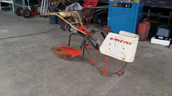 เครื่องแหวกร่องกล้าในนาเดินตาม  MITSUBISHI รุ่น KF22(1) เก่าญี่ปุน  สภาพดี  เครื่องพร้อมทำงาน