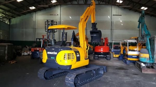 ขาย รถขุด KOMATSU รุ่น PC40R-8- มือสองญี่ปุ่น แทรกเหล็ก สลักแน่น เครื่องยนต์ 4สูบ ปั้มนิ้ว คอนโทรลสั้น ทำงานไว มือถือ/LINE ID : 0818753444