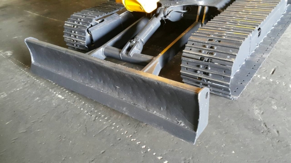 ขาย รถขุด KOMATSU รุ่น PC40R-8- มือสองญี่ปุ่น แทรกเหล็ก สลักแน่น เครื่องยนต์ 4สูบ ปั้มนิ้ว คอนโทรลสั้น ทำงานไว มือถือ/LINE ID : 0818753444