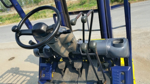 ขายด่วนรถยกKOMATSU FG15-16ยก1.5ตันเสาสูง3เมตรยางตัน4เส้นรถนอกเพิ่งนำเข้ามายังไม่เคยใช้งานในเมืองไทยเลย