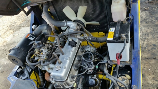 ขายด่วนรถยกKOMATSU FG15-16ยก1.5ตันเสาสูง3เมตรยางตัน4เส้นรถนอกเพิ่งนำเข้ามายังไม่เคยใช้งานในเมืองไทยเลย