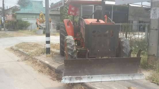 รถไถคูโบต้า m7040 ราคา 360,000บาทมีใบมีดันหน้า สนใจติดต่อสุขุมตรัง0872836792