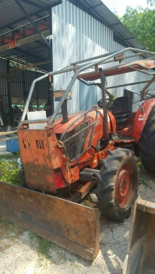 รถไถคูโบต้า รุ่น8540 ราคา 480,000บาทมีใบมีดันหน้า สนใจติดต่อสุขุมตรัง0872836792