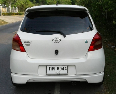 TOYOTA Yaris  ตัวTOP เกียร์ออโต้   ปี50