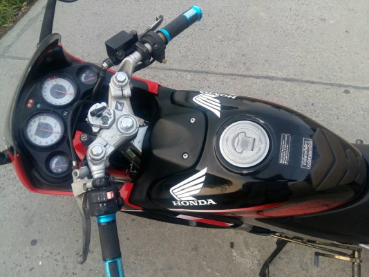 CBR 150 cc ราคา 19000 บาท สนใจโทร 089-8859869 เดช