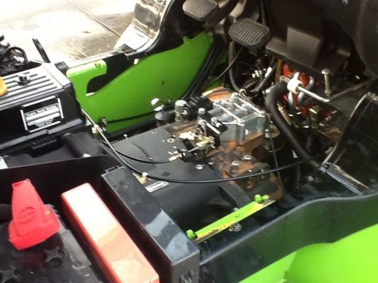 แหล่งรวมรถงาเทฮิ้งค์ฟอร์คงากระดกเทได้สำหรับตักยางก้อนยางพาราและยางถ้วย แหล่งรวมรถงาเทฮิ้งค์ฟอร์คงากระดกเทได้สำหรับตักยางก้อนยางพาราและยางถ้วย