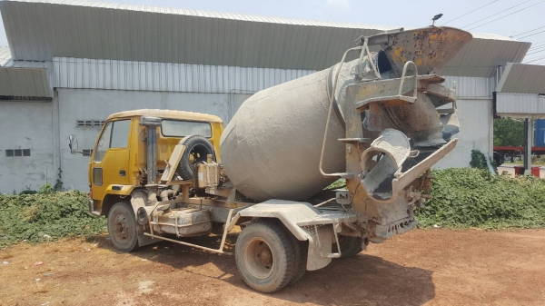 ขาย รถโม่ปูน 2.5 คิว 6 ล้อ FUSO เครื่อง 6D15 175 แรงม้า คัสซีดีไม่บวม พวงมาลัยพาวเวอร์ เอกสารใบอินวอยซ์ ราคาต่อรองได้ครับ