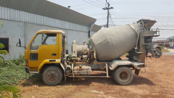 ขาย รถโม่ปูน 2.5 คิว 6 ล้อ FUSO เครื่อง 6D15 175 แรงม้า คัสซีดีไม่บวม พวงมาลัยพาวเวอร์ เอกสารใบอินวอยซ์ ราคาต่อรองได้ครับ