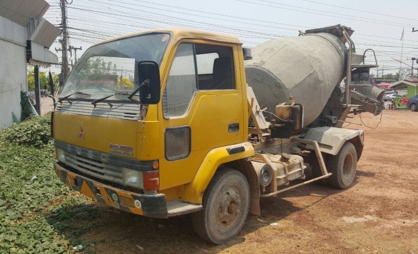 ขาย รถโม่ปูน 2.5 คิว 6 ล้อ FUSO เครื่อง 6D15 175 แรงม้า คัสซีดีไม่บวม พวงมาลัยพาวเวอร์ เอกสารใบอินวอยซ์ ราคาต่อรองได้ครับ