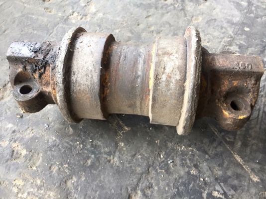 โรลเลอร์รถขุด sumitomo SH120 เก่าญี่ปุ่น ราคา 2,000 บาท