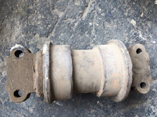 โรลเลอร์รถขุด sumitomo SH120 เก่าญี่ปุ่น ราคา 2,000 บาท โรลเลอร์รถขุด sumitomo SH120 เก่าญี่ปุ่น ราคา 2,000 บาท