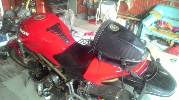 กระเป๋าติดรถมอเตอร์ไซ