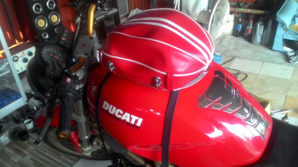 กระเป๋าติดรถมอเตอร์ไซ