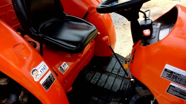 KUBOTA  L 4708 SP (4WD)  2 เพลา   สภาพใหม่สวยๆ   ชั่วโมงใช้   งานน้อย  สีเดิมทั้งคัน  พร้อมผาน24X6 และผาน22X4