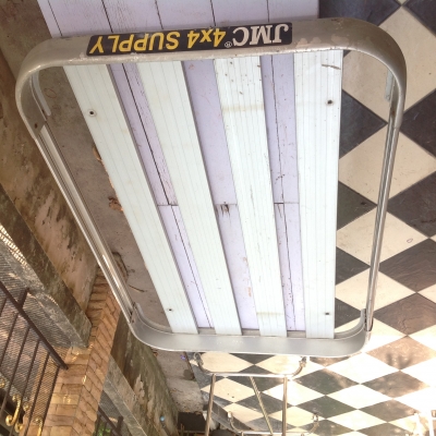 ขายสปอร์ตไลท์ ถาดวางของหลังคา กล่องทหาร ขายสปอร์ตไลท์ ถาดวางของหลังคา กล่องทหาร