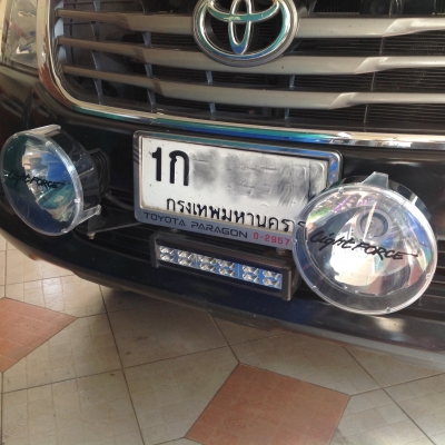 ขายสปอร์ตไลท์ ถาดวางของหลังคา กล่องทหาร