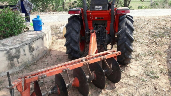 ขายรถไถ L36 พร้อมอุปกรณ์ 3 ชิ้นราคาถูกสภาพดีพร้อมใช้ ปี 53 ทำงาน 12xx ชั่วโมง ขายรถไถ L36 พร้อมอุปกรณ์ 3 ชิ้นราคาถูกสภาพดีพร้อมใช้ ปี 53 ทำงาน 12xx ชั่วโมง