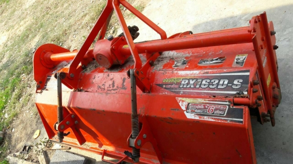 ขายรถไถ L36 พร้อมอุปกรณ์ 3 ชิ้นราคาถูกสภาพดีพร้อมใช้ ปี 53 ทำงาน 12xx ชั่วโมง ขายรถไถ L36 พร้อมอุปกรณ์ 3 ชิ้นราคาถูกสภาพดีพร้อมใช้ ปี 53 ทำงาน 12xx ชั่วโมง