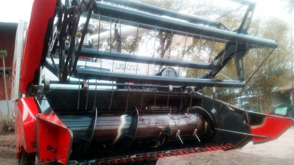 ขายรถเกี่ยวข้าวคูโบต้า  DC 70 g   ปี 56  สภาพสวย  ราคา  535,000  รถพร้อมใช้