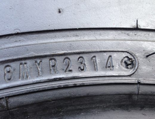 ยาง All Dunlop 30 9.5 R15 ปี14 ดอกเต็ม พร้อมใช้งาน ราคาไม่แพง