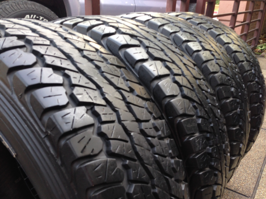 ยาง All Dunlop 30 9.5 R15 ปี14 ดอกเต็ม พร้อมใช้งาน ราคาไม่แพง