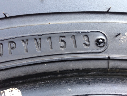 ยาง All Dunlop 30 9.5 R15 ปี14 ดอกเต็ม พร้อมใช้งาน ราคาไม่แพง