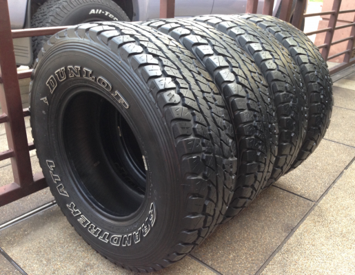 ยาง All Dunlop 30 9.5 R15 ปี14 ดอกเต็ม พร้อมใช้งาน ราคาไม่แพง