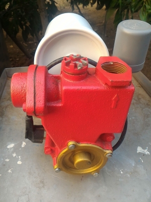 ปั๊มน้ำอัตโนมัติ ขนาด 1/2 แรงม้า ทางเข้า 1 นิ้ว ทางออกประมาณ 1 นิ้ว  เสียงเงียบมาก