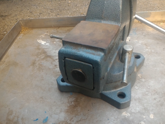 ปากกาจับยึดชิ้นงาน LACROC ของ U.S.A. ขนาดตั้งแต่ 4 นิ้ว รุ่นงานหนัก หมุนได้อิสระรอบตัวกับฐาน