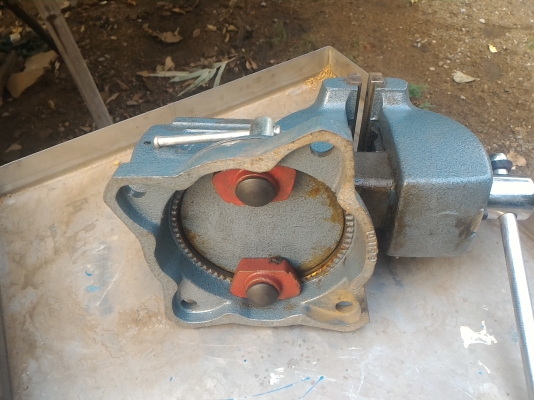 ปากกาจับยึดชิ้นงาน LACROC ของ U.S.A. ขนาดตั้งแต่ 4 นิ้ว รุ่นงานหนัก หมุนได้อิสระรอบตัวกับฐาน