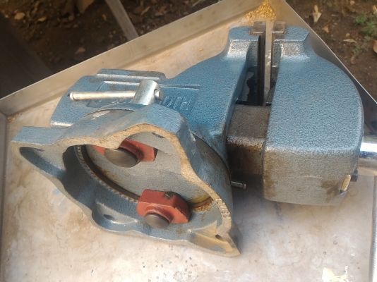 ปากกาจับยึดชิ้นงาน LACROC ของ U.S.A. ขนาดตั้งแต่ 4 นิ้ว รุ่นงานหนัก หมุนได้อิสระรอบตัวกับฐาน