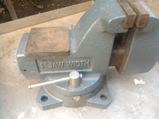 ปากกาจับยึดชิ้นงาน LACROC ของ U.S.A. ขนาดตั้งแต่ 4 นิ้ว รุ่นงานหนัก หมุนได้อิสระรอบตัวกับฐาน