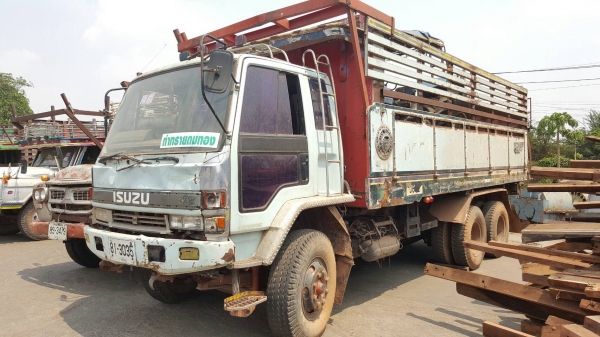 ขาย 10 ล้อดั้ม ROCKY 240 FXZ23NFP R คัสซีสวยตลอดเส้น เครื่อง 6SD1 240 แรงม้า เกียร์ Easton เบรคทิฟฟี่ชุดใหญ่ ทะเบียนพร้อมโอนครับ