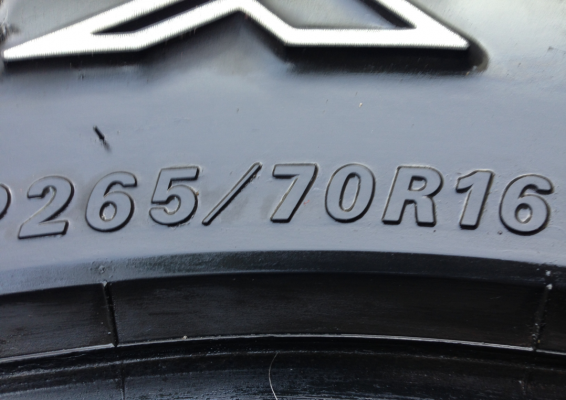 ยาง All FALKEN 265 70 16 ปี12 ดอกเยอะ ไม่มีปะ ราคาไม่แพง