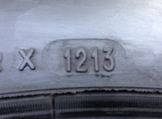 ยาง All Michelin 255 70 15 ปี13 ดอกเต็ม ไม่มีปะ ราคาไม่แพง